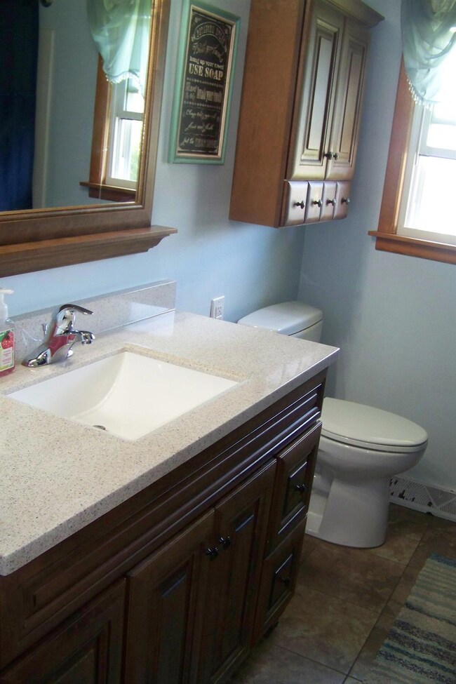 921 W Ash St, Griffith, IN 46319 - photo 6