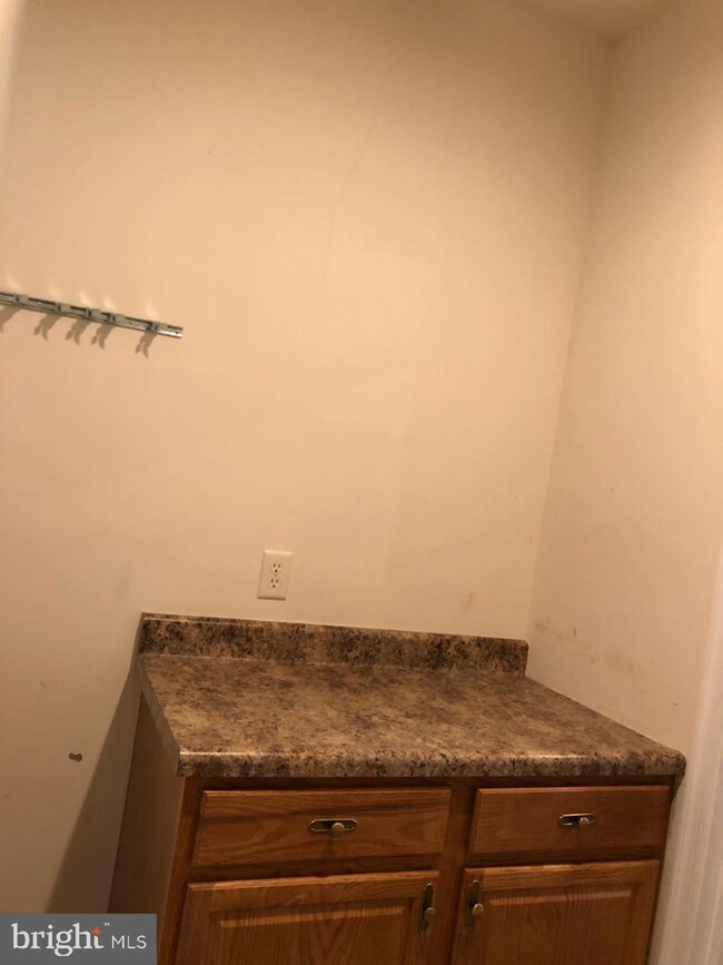 2043 Clinton Ave, Chambersburg, PA 17201 - photo 5