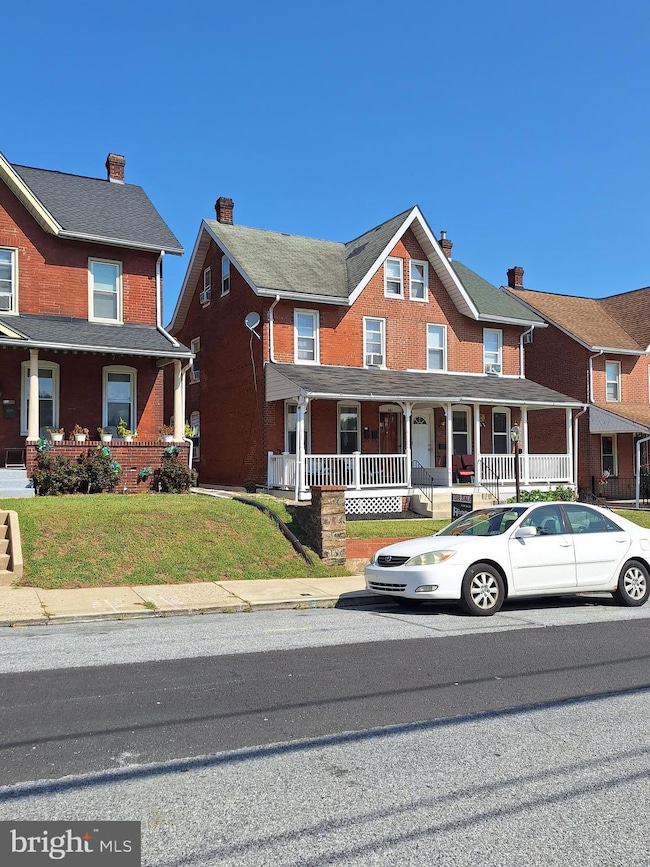 381 Charles St, Coatesville, PA 19320 - photo 4