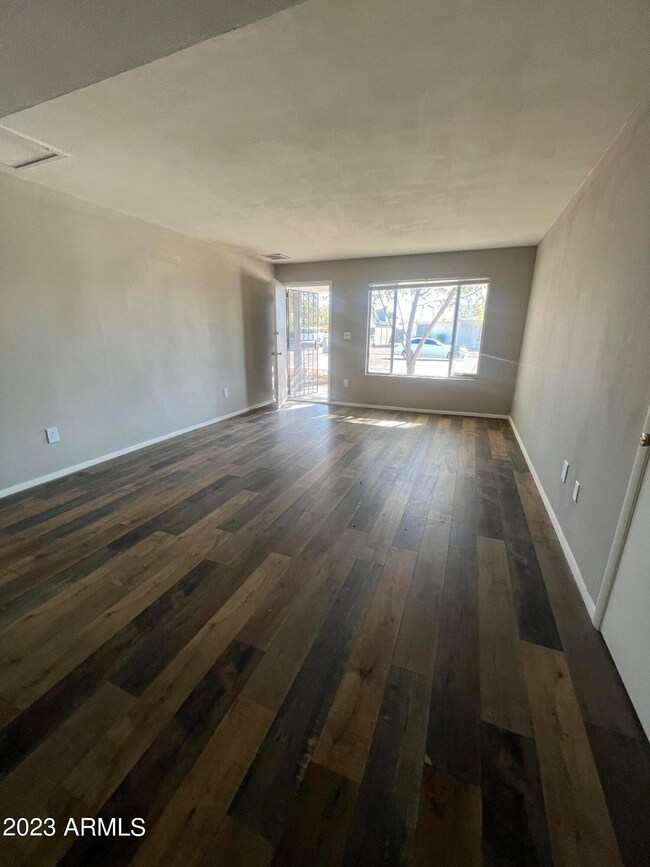 5326 W Cypress St, Phoenix, AZ 85035 - photo 6