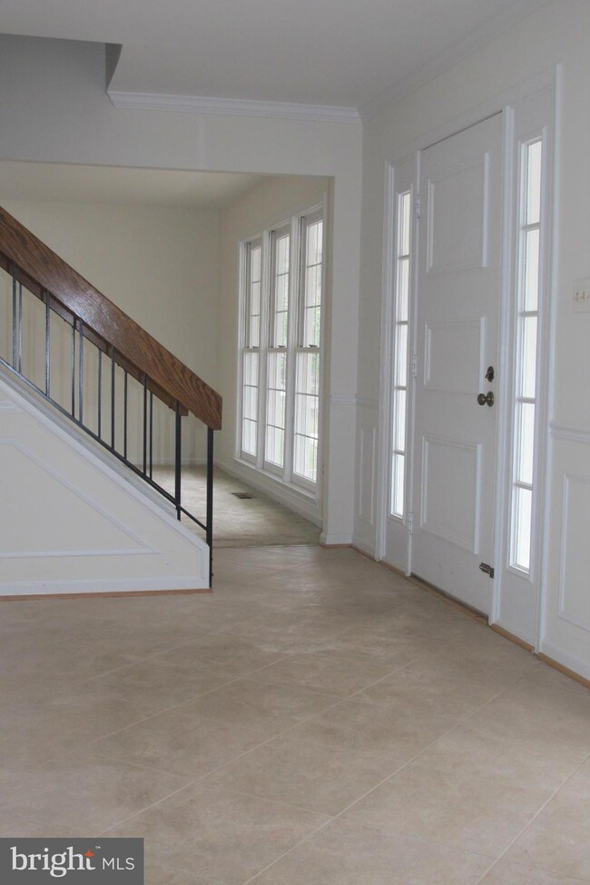 11605 Flints Grove Ln, North Potomac, MD 20878 - photo 3