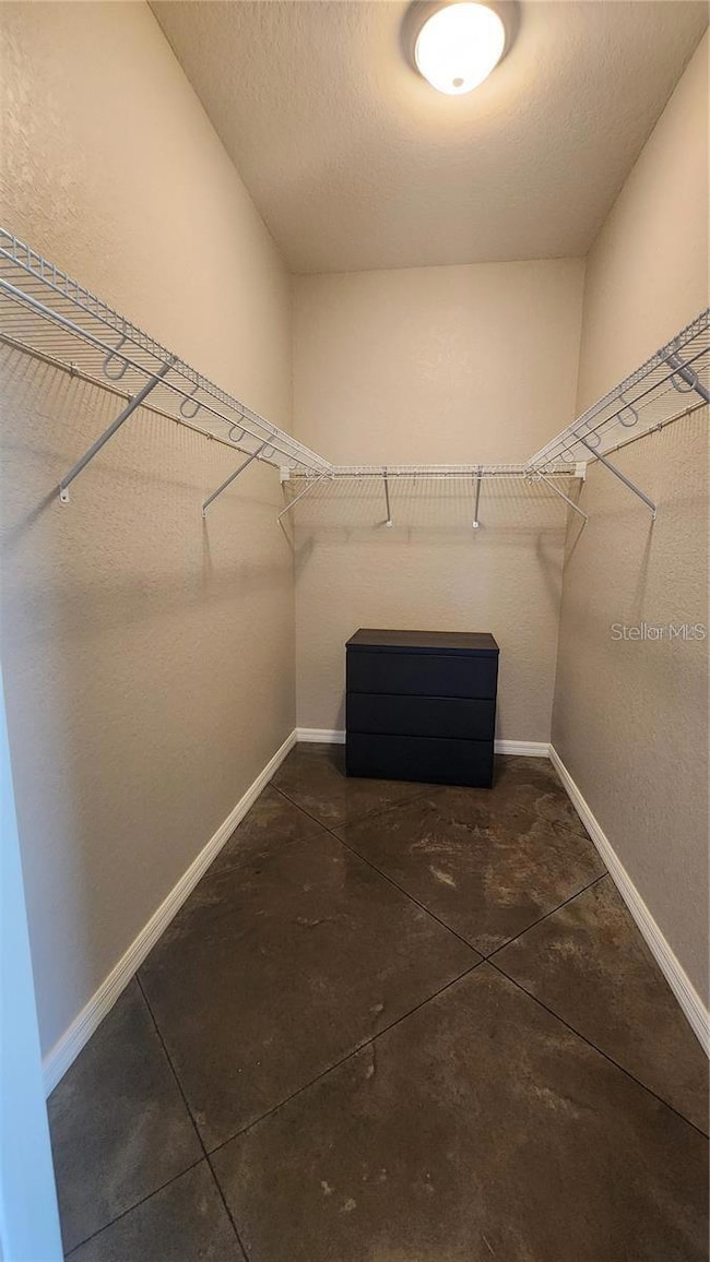 2924 Whispering Trails Dr, Winter Haven, FL 33884 - photo 3