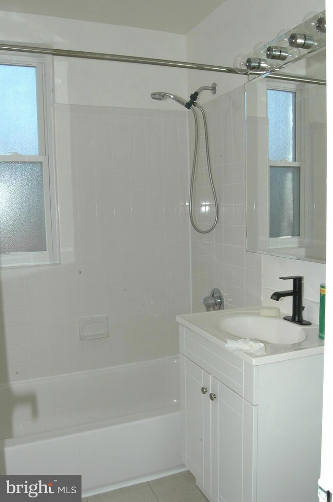 203 N Trenton St unit 1, Arlington, VA 22203 - photo 5