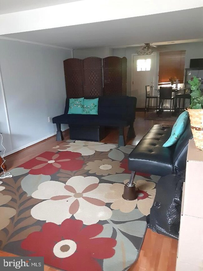 1331 Potomac Heights Dr unit 37, Fort Washington, MD 20744 - photo 2