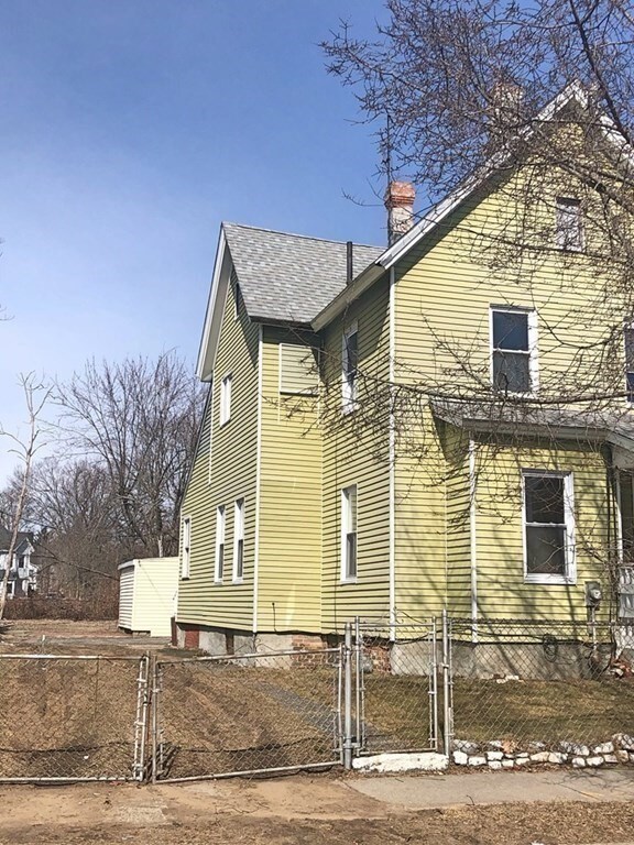 182 Lebanon St, Springfield, MA 01109 - photo 4