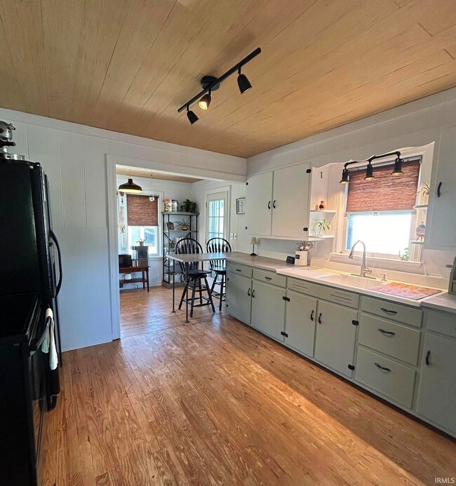 375 E Harrison Ave, Wabash, IN 46992 - photo 5