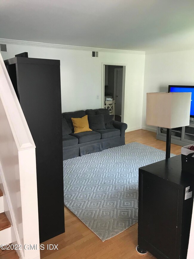 2 Gerald Ct, Riverside, CT 06878 - photo 2