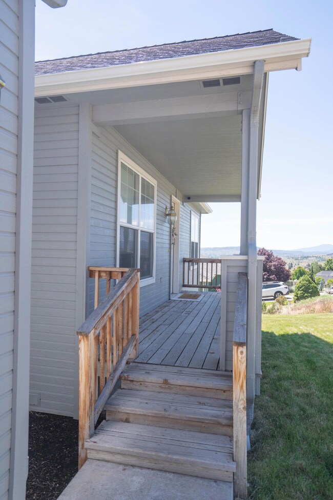 5982 Springcrest__005