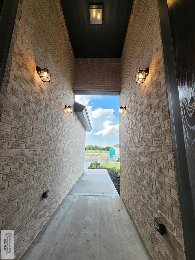 713 Fannin St unit 36, Weslaco, TX 78599 - photo 2