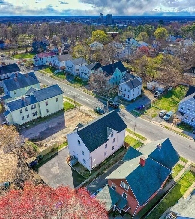 135-137 Cedar St, Springfield, MA 01105 - photo 3