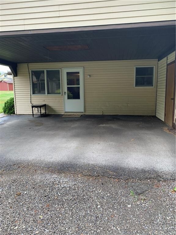 16127 Rankin St, East Liverpool, OH 43920 - photo 2