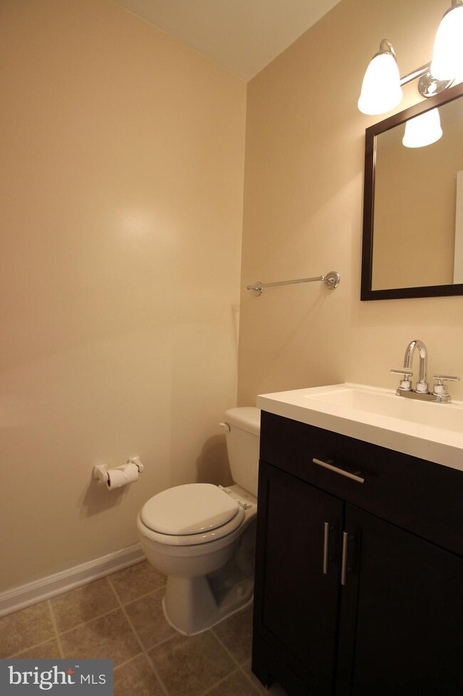 407 Powhatan Ct, Stafford, VA 22556 - photo 5