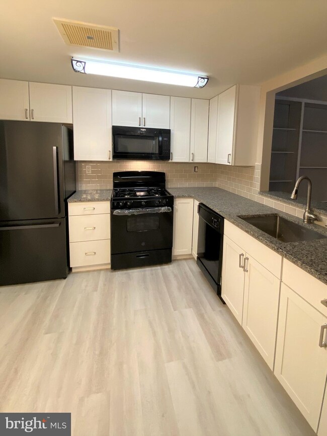 203 Mountainview Dr unit 203, Chesterbrook, PA 19087 - photo 4