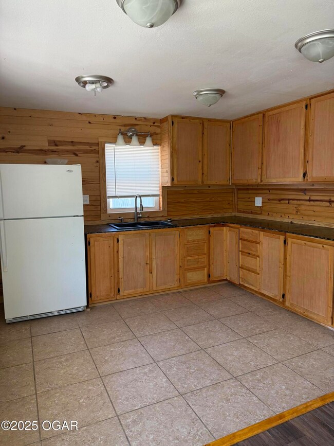 204 E 18th St, Baxter Springs, KS 66713 - photo 6