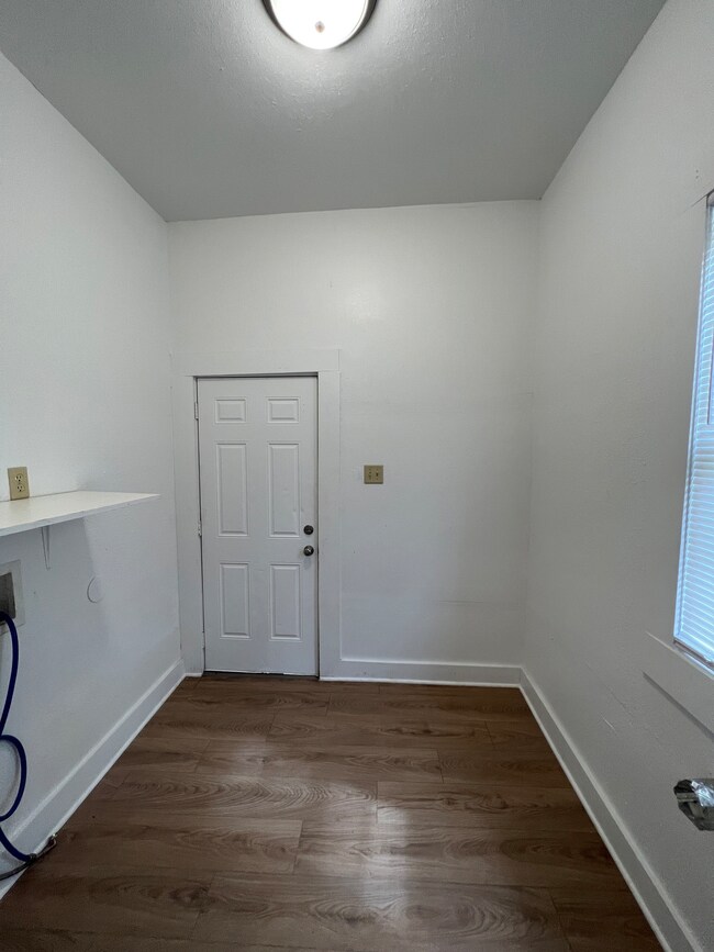 730 W 9th St, Anderson, IN 46016 - photo 6