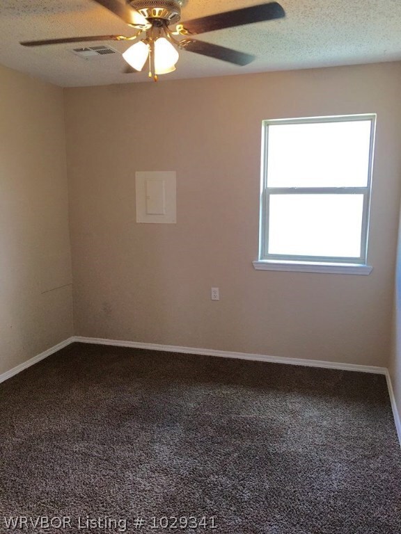 39068 Cedar St unit 9, Howe, OK 74940 - photo 4