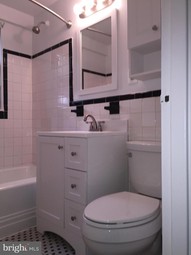 The President Condo unit 508, Washington, DC 20037 - photo 7