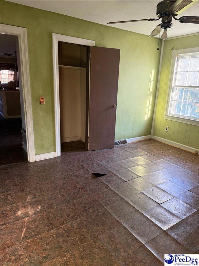 909 Gibson St, Hartsville, SC 29550 - photo 6