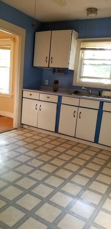 866 Pleasant St, Rochdale, MA 01542 - photo 6