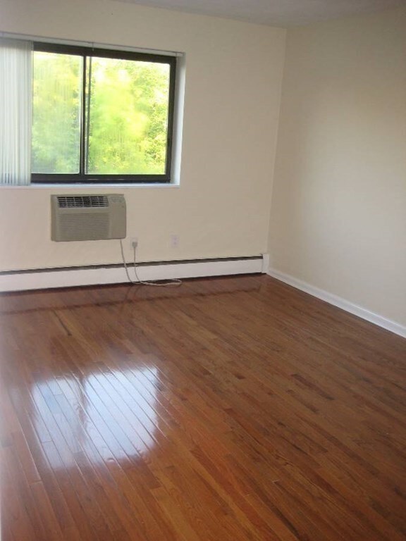 35 Glencoe St unit 33, Brighton, MA 02135 - photo 6