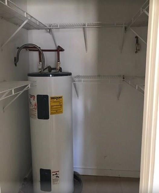 2320 Fletcher St, Anderson, IN 46016 - photo 7