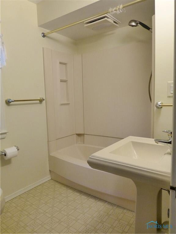 2342 Mellwood Ave, Toledo, OH 43613 - photo 7