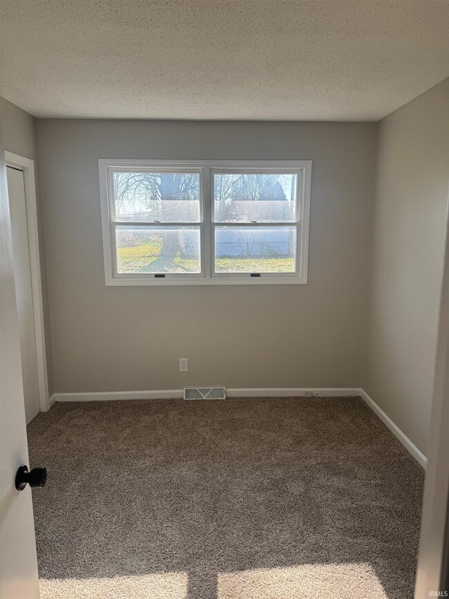 713 North St, Syracuse, IN 46567 - photo 4