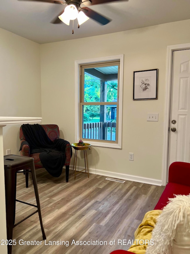 1300 W Maple St, Lansing, MI 48915 - photo 5