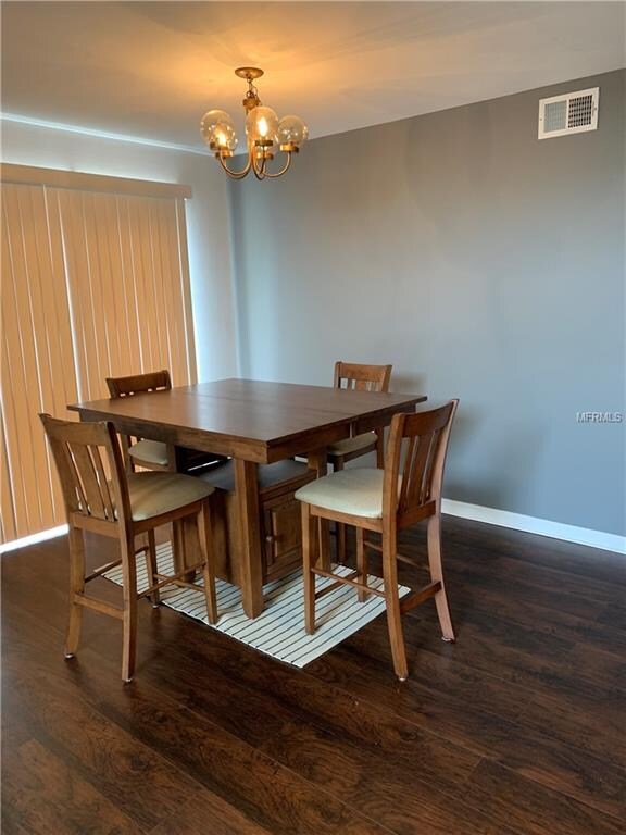 Dining room with Chandelier
