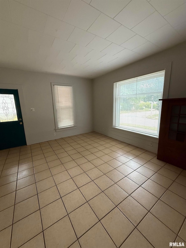 404 W Pierce St, Macomb, IL 61455 - photo 3