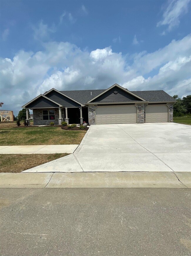 332 Gene Dr, Roanoke, IN 46783 - photo 4