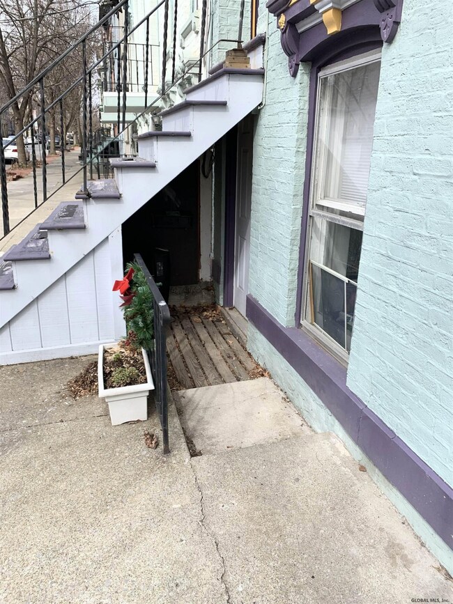 169 Lancaster St, Albany, NY 12210 - photo 4