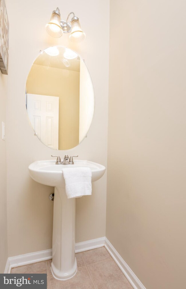 14029 Hawkeye Run Ct, Bristow, VA 20136 - photo 7