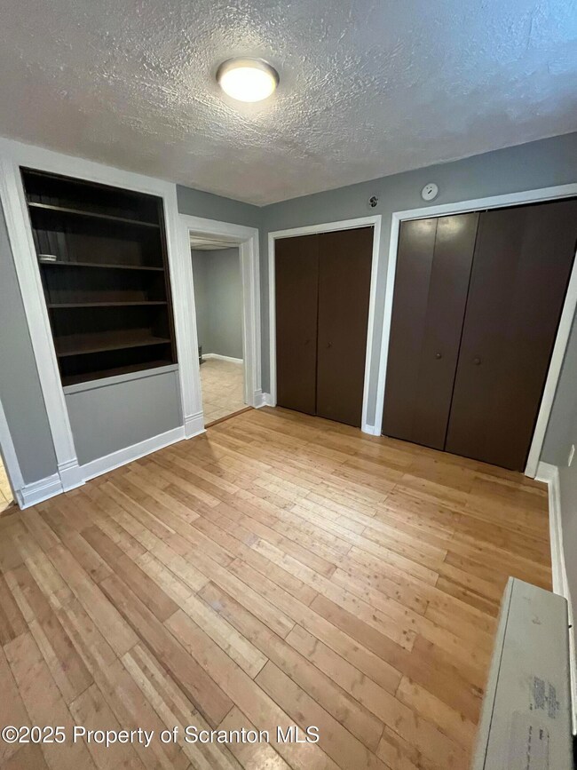 205 S Hyde Park Ave unit 1st floor, Scranton, PA 18504 - photo 6
