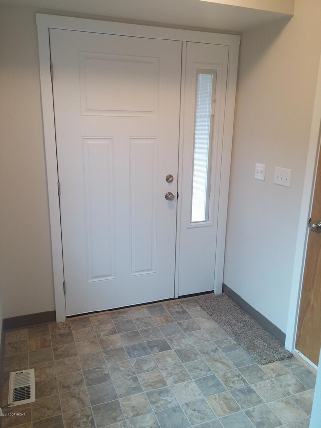 1105 Wilshire Ave unit B, Anchorage, AK 99503 - photo 2