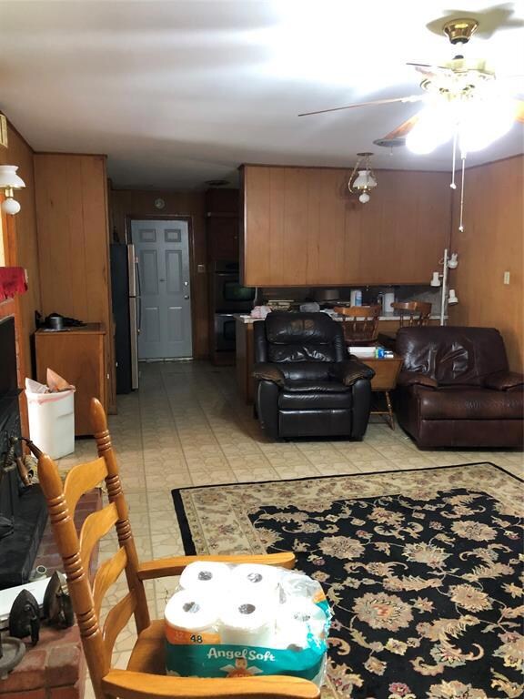 1104 Hillside Dr, Gainesville, TX 76240 - photo 7