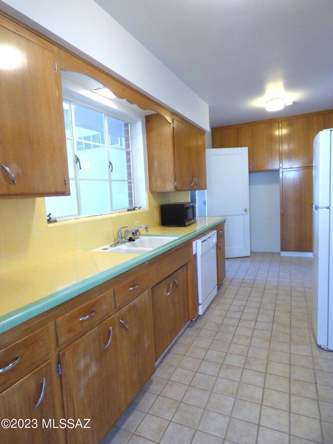 3137 E Linden St, Tucson, AZ 85716 - photo 6