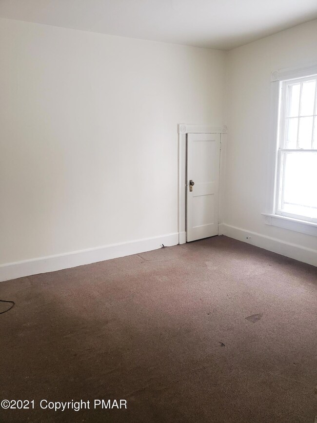 500 Thomas St unit 1, Stroudsburg, PA 18360 - photo 6