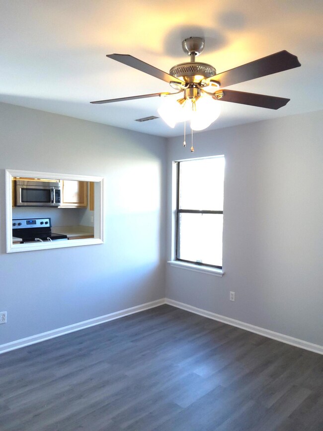 5205 Marseilles Dr unit B, North Charleston, SC 29418 - photo 4