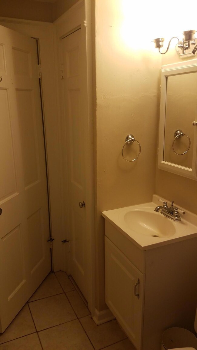 Apt A - Full Bath2