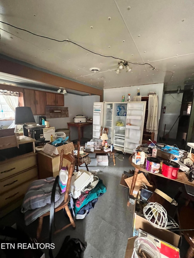 BBCC8737-749E-45EC-9B73-A55F3D0E2B3B