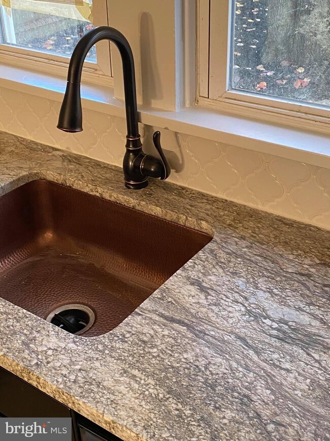 515 Brunswick St, Brunswick, MD 21716 - photo 5