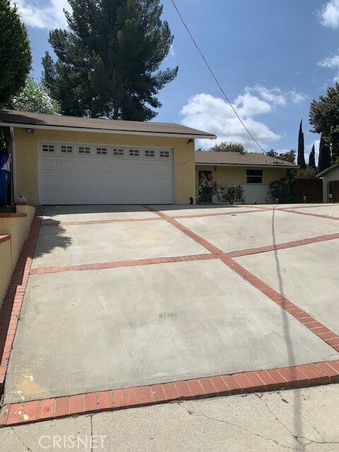 20820 Clark St, Woodland Hills, CA 91367 - photo 2