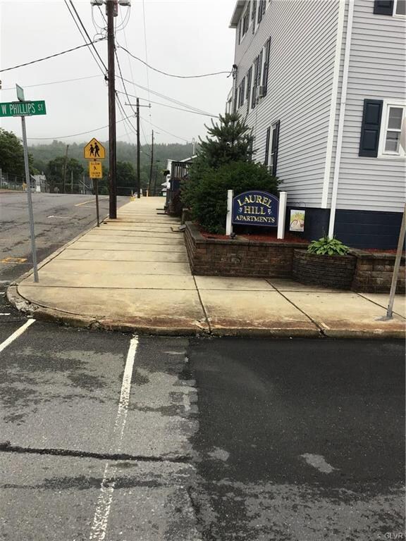 202 W Phillips St, Coaldale, PA 18218 - photo 2