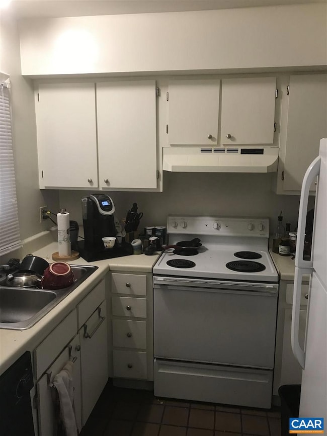 1305 Wertland St unit B4, Charlottesville, VA 22903 - photo 5
