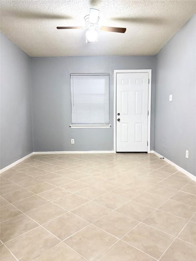 4515 Oxford St unit 6, Houston, TX 77022 - photo 3