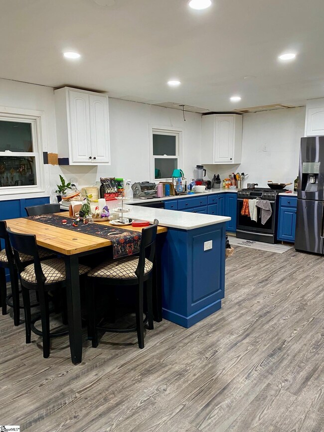 100 Ravensworth Rd, Taylors, SC 29687 - photo 4