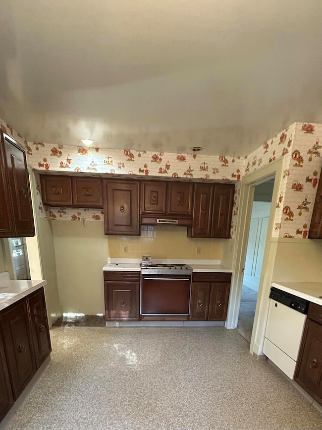 1301 5th St, Havre, MT 59501 - photo 2