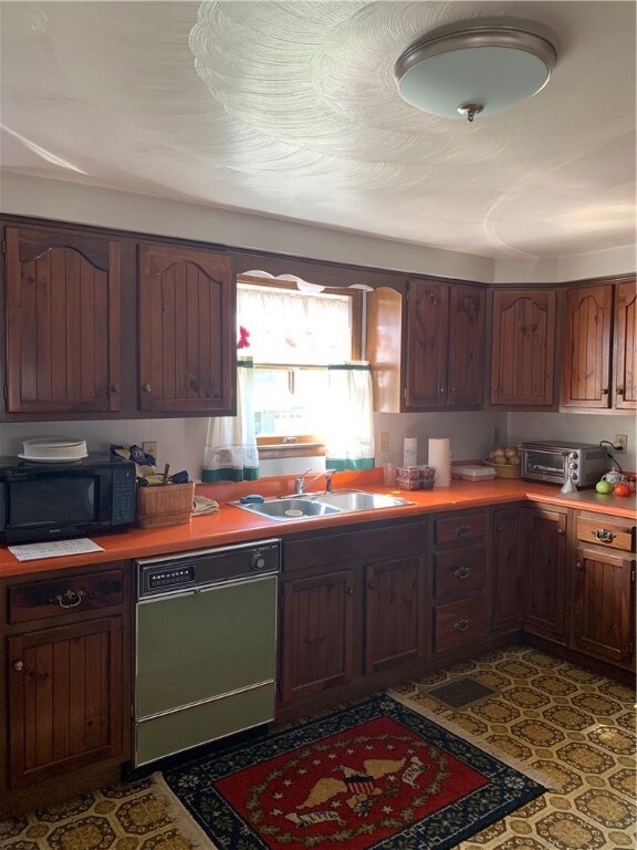 111 Albert St, Homer City, PA 15748 - photo 7