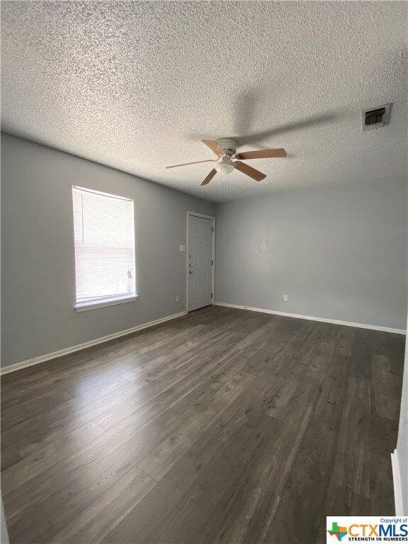 202 Erby Ave unit D, Copperas Cove, TX 76522 - photo 3